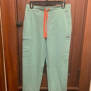 FIGS Caterina Three Pocket Scrub Top & Yola Scrub Pants in Jade